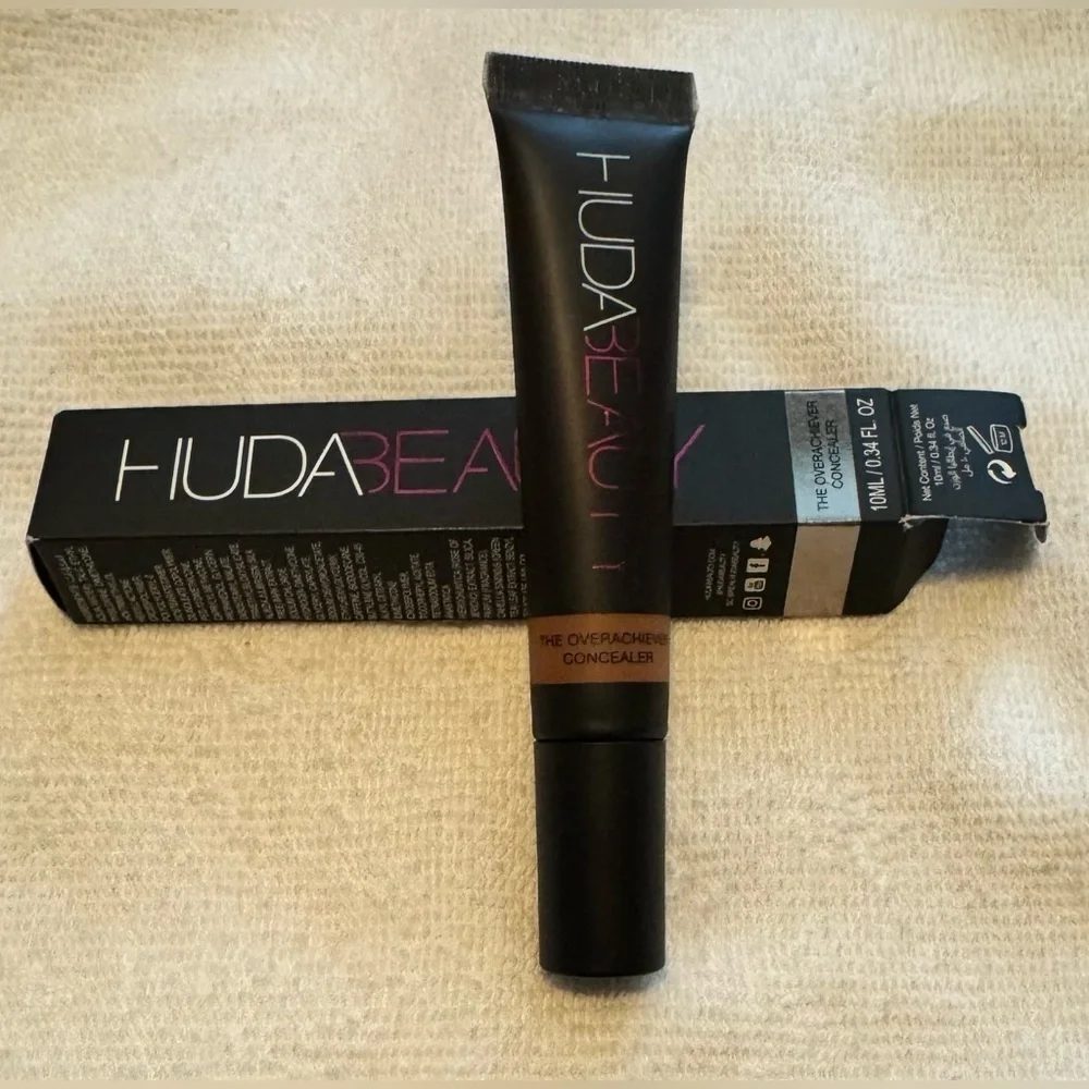 HUDA BEAUTY